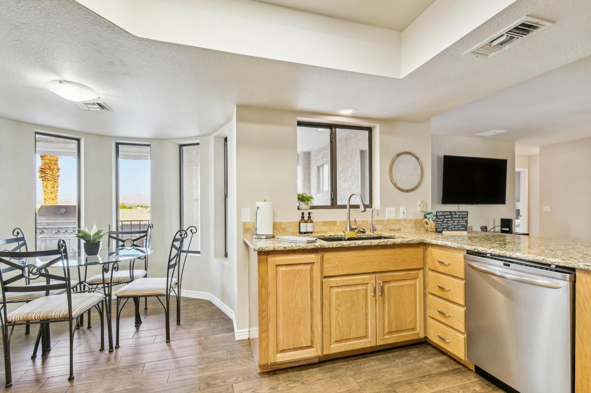 Lake Havasu Oasis With Lake View, 1 Mi To Beach! Lake Havasu City Exterior photo